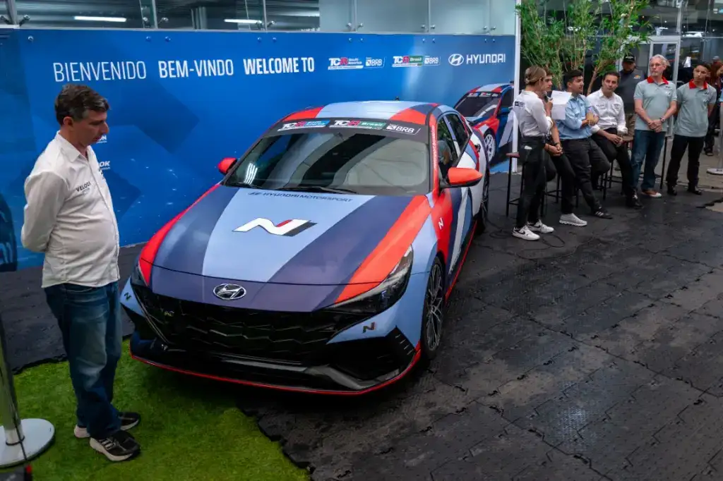 Hyundai Elantra volta ao Brasil só nas pistas